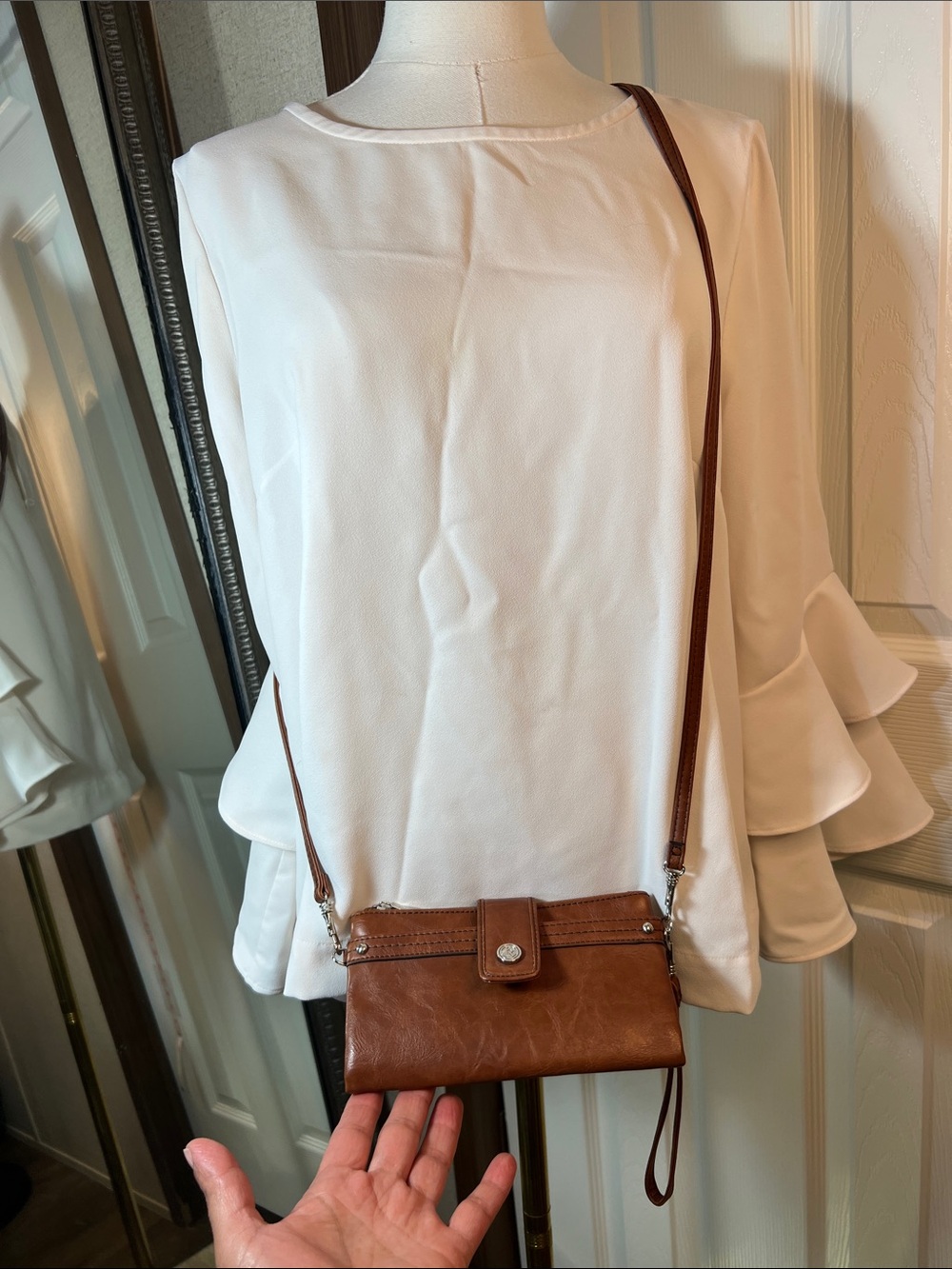 Relic Brown Leather Crossbody Wallet